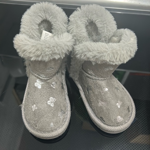 Olivia Miller Other - Toddler girl size 7 snow boots faux fur silver butterfly Ugg like grey winter